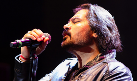Shafqat-Ali-Khan-Live-in-Concert-at-Bollywood-Park-for-ZEE-BIG-ALL-FOR-LOVE